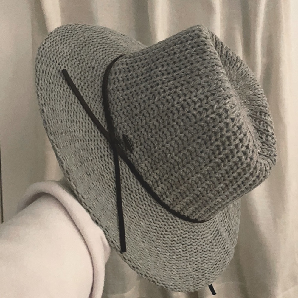NWOT Gray Woven Stylish Hat